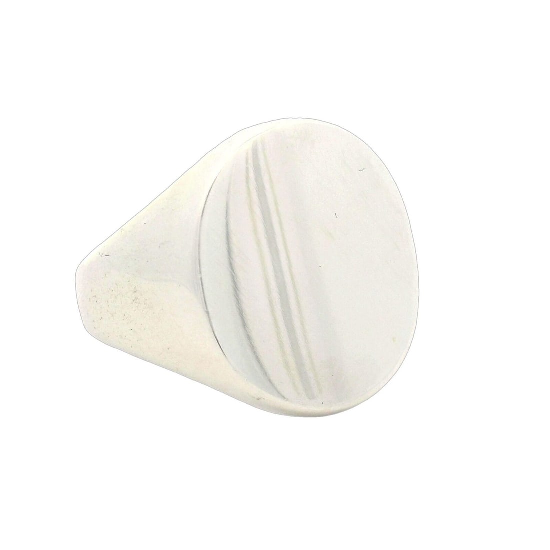 Classic Unisex Sterling Silver Engravable Oval Signet Ring Size 7.5: Classic Unisex Sterling Silver Engravable Oval Signet Ring Size 7.5 This unisex classic oval signet band ring is crafted from high-quality Sterling Silver. The ring features a sleek design, ideal for 