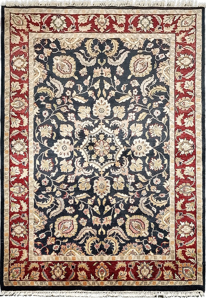 Hand-Knotted 5 x 7 Jaipour Area Rug in Black Wool: Hand-Knotted 5 x 7 Jaipour Area Rug in Black Wool Enhance your living space with this exquisite hand-knotted 5 x 7 Jaipour area rug. Crafted from high-quality wool, this rug features a traditional des