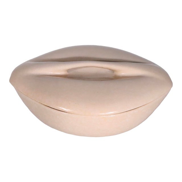 Ben Seibel Mid Century Covered Casserole Raymor Roseville Pottery 14in Oyster Gray: Ben Seibel Mid Century Covered Casserole Raymor Roseville Pottery 14in Oyster Gray Discover a stunning piece of Mid Century design with this large covered casserole, expertly crafted by Ben Seibel for