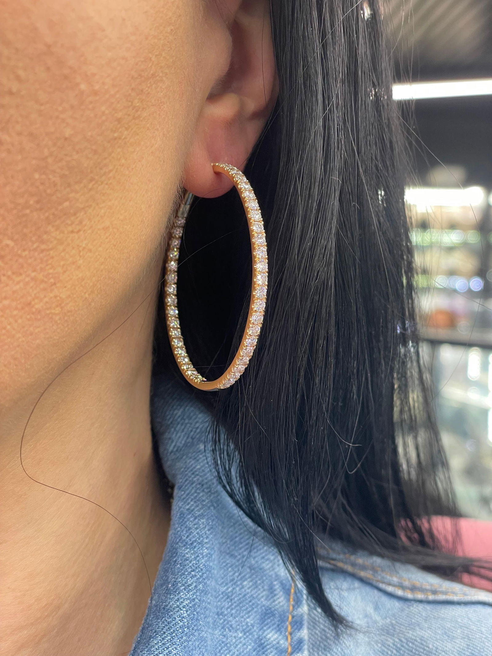 Italian Large Hoop Earrings 5.70 Carats 18 Karat Yellow Gold F VS 1.10" Diameter: Italian Large Hoop Earrings 5.70 Carats 18 Karat Yellow Gold F VS 1.10" Diameter Creator: Crivelli Metal: 18k Gold Yellow Gold Weight: 5.7 g Dimensions: Diameter: 2 in (50.8 mm) Style: Contemporary Pl
