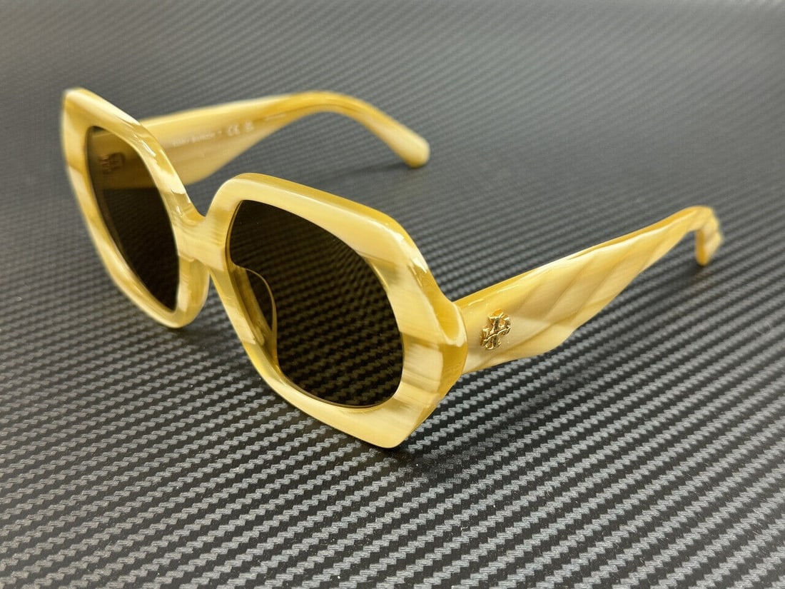 Tory Burch TY7195U Brown Women's Sunglasses: Tory Burch TY7195U Brown Women's Sunglasses Elevate your style with these chic Tory Burch oversized sunglasses. Featuring a sophisticated brown frame, these sunglasses are designed for women and provi