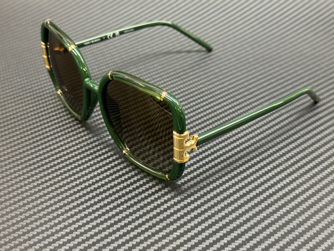 Tory Burch Green Brown Gradient Women's Sunglasses: Tory Burch Green Brown Gradient Women's Sunglasses Elevate your style with these Tory Burch sunglasses, featuring a chic green square frame that beautifully complements the brown gradient lenses. Desi