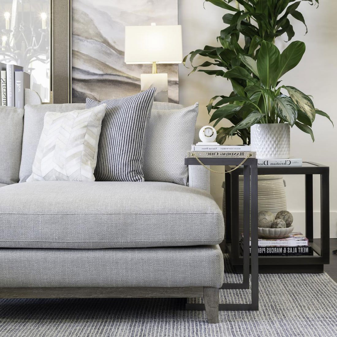 Grant Right Facing Chaise Sectional: Grant Right Facing Chaise Sectional Experience the luxurious comfort of the Grant Right Facing Chaise Sectional, a stunning centerpiece for your living space. Designed as part of the Grant Collection,