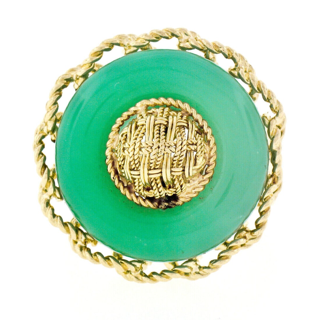 Vintage 18K Yellow Gold Cocktail Ring with Jade Cabochon 8.0: Vintage 18K Yellow Gold Cocktail Ring with Jade Cabochon 8.0 This exquisite vintage cocktail ring is crafted from solid 18k yellow gold, showcasing a stunning natural jade stone at its center. The jad