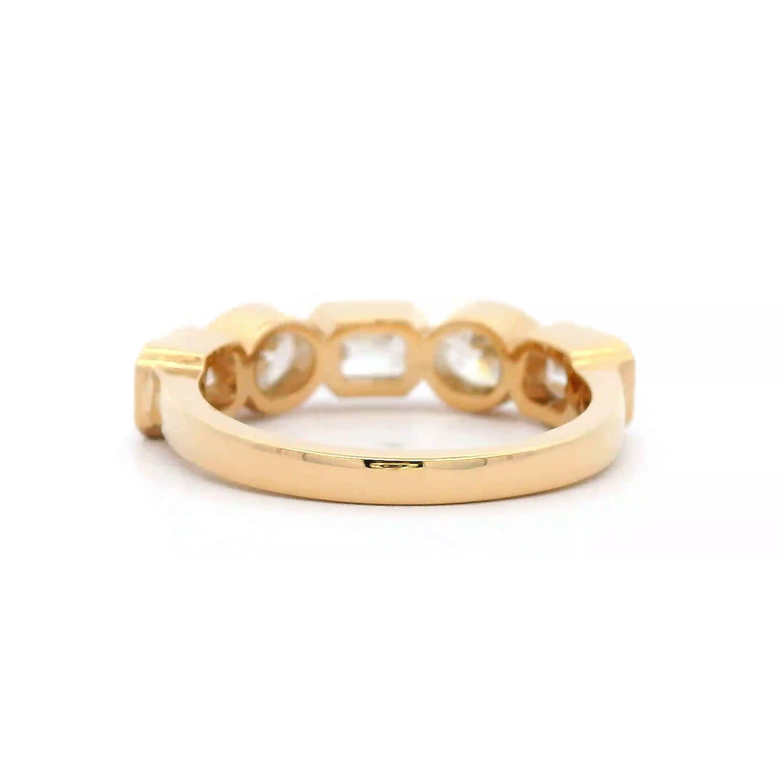 1.98ct Oval Diamond Half Eternity Band 18k Yellow Gold Size 6.5: 1.98ct Oval Diamond Half Eternity Band 18k Yellow Gold Size 6.5 This exquisite half eternity band features an impressive total of 1.98 carats of oval and emerald cut diamonds, beautifully set in luxur