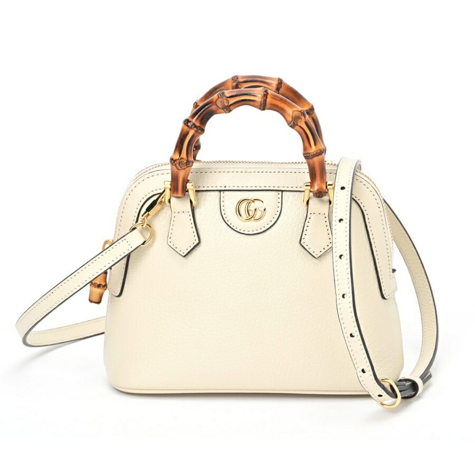GUCCI Diana Tote Bag Leather Bamboo Ivory: GUCCI Diana Tote Bag Leather Bamboo Ivory This exquisite Gucci Diana Tote Bag is a stunning blend of luxury and practicality. Crafted in Italy from premium leather with bamboo accents, it features a c