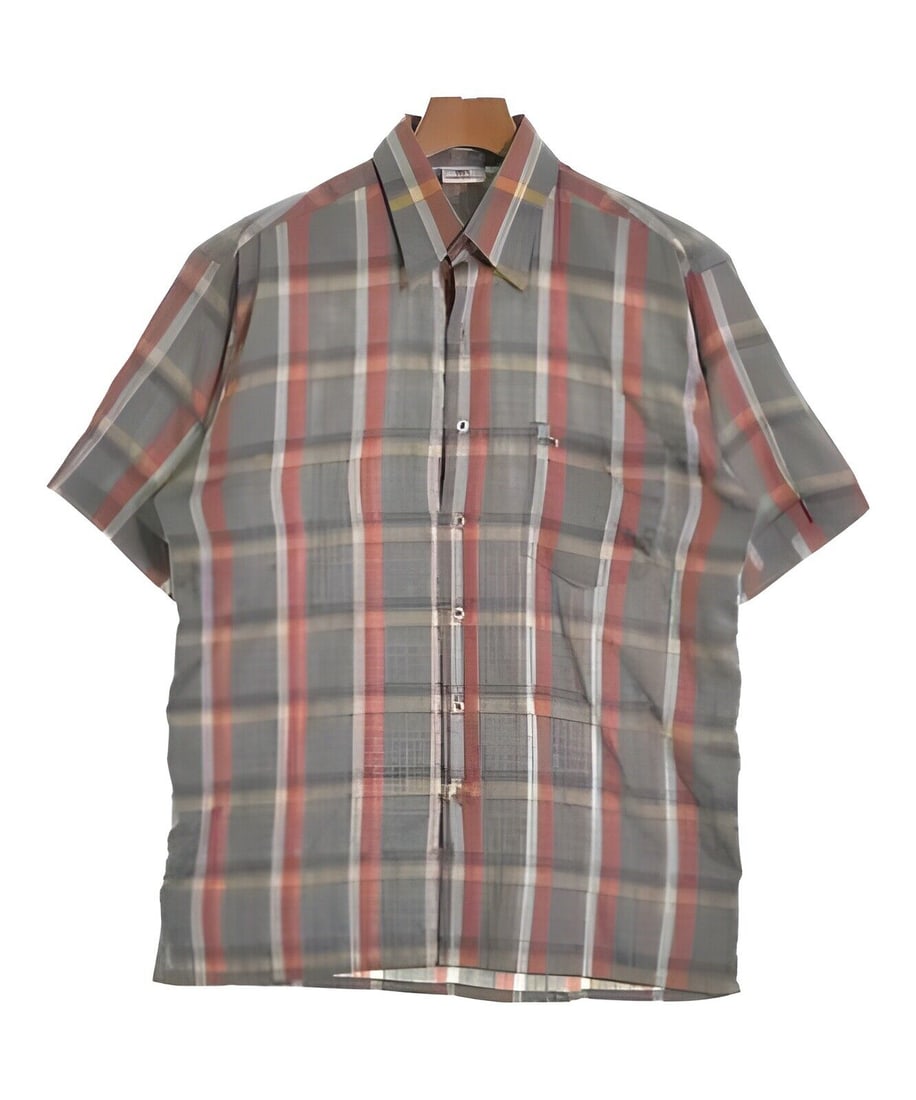 LACOSTE Casual Shirt GrayxRedxBeige Check Pattern M: LACOSTE Casual Shirt GrayxRedxBeige Check Pattern M This LACOSTE casual shirt features a stylish gray, red, and beige check pattern, perfect for adding a touch of sophistication to your everyday wardr