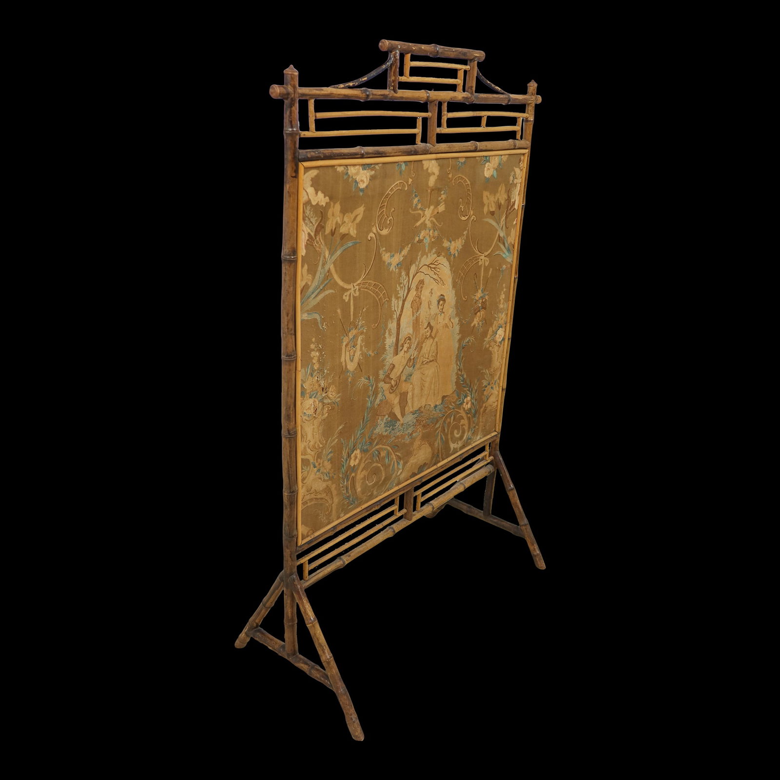 Vintage Bamboo Fireplace Screen with European Fabric: Vintage Bamboo Fireplace Screen with European Fabric This exquisite Victorian bamboo fireplace screen showcases a charming European scene fabric, beautifully framed in a sturdy bamboo structure. With