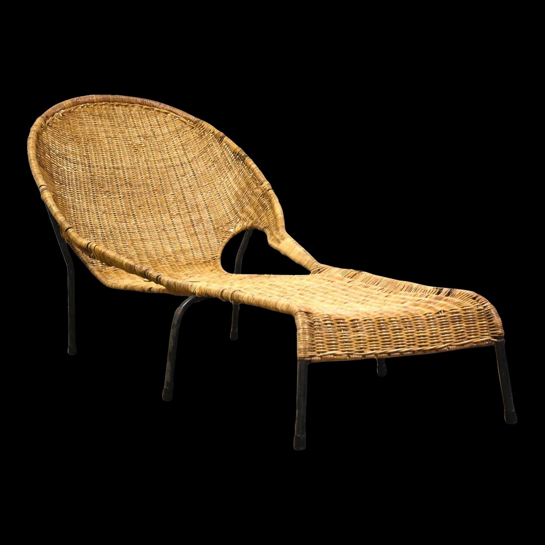 Mid Century Modern Steel and Wicker Chaise Lounge Chair: Mid Century Modern Steel and Wicker Chaise Lounge Chair Discover the elegance of mid-century modern design with this wicker lounge chair, meticulously crafted by Francis Mair. Featuring a sturdy metal