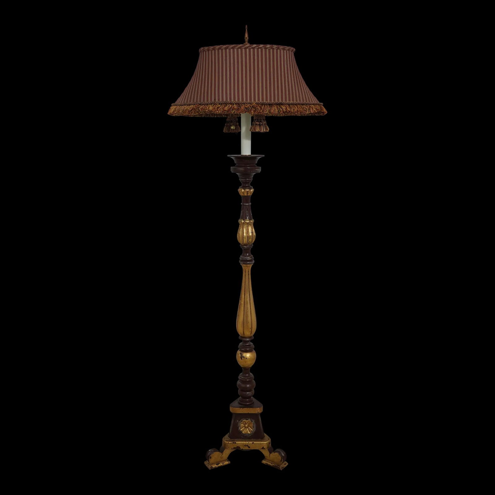 Baroque Style Carved Floor Lamp: Baroque Style Carved Floor Lamp This exquisite floor lamp showcases a Baroque style with quality construction. Marked with the Frederick Cooper insignia on the shade, it features a beautiful painted f
