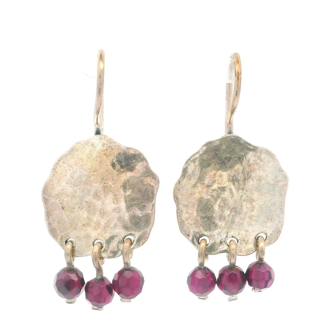 Vintage Sterling Silver Hammered Disc Earrings with Garnet Dangles: Vintage Sterling Silver Hammered Disc Earrings with Garnet Dangles These exquisite vintage dangle/drop earrings are crafted from .925 sterling silver and feature a unique hammered disc design. Each ea