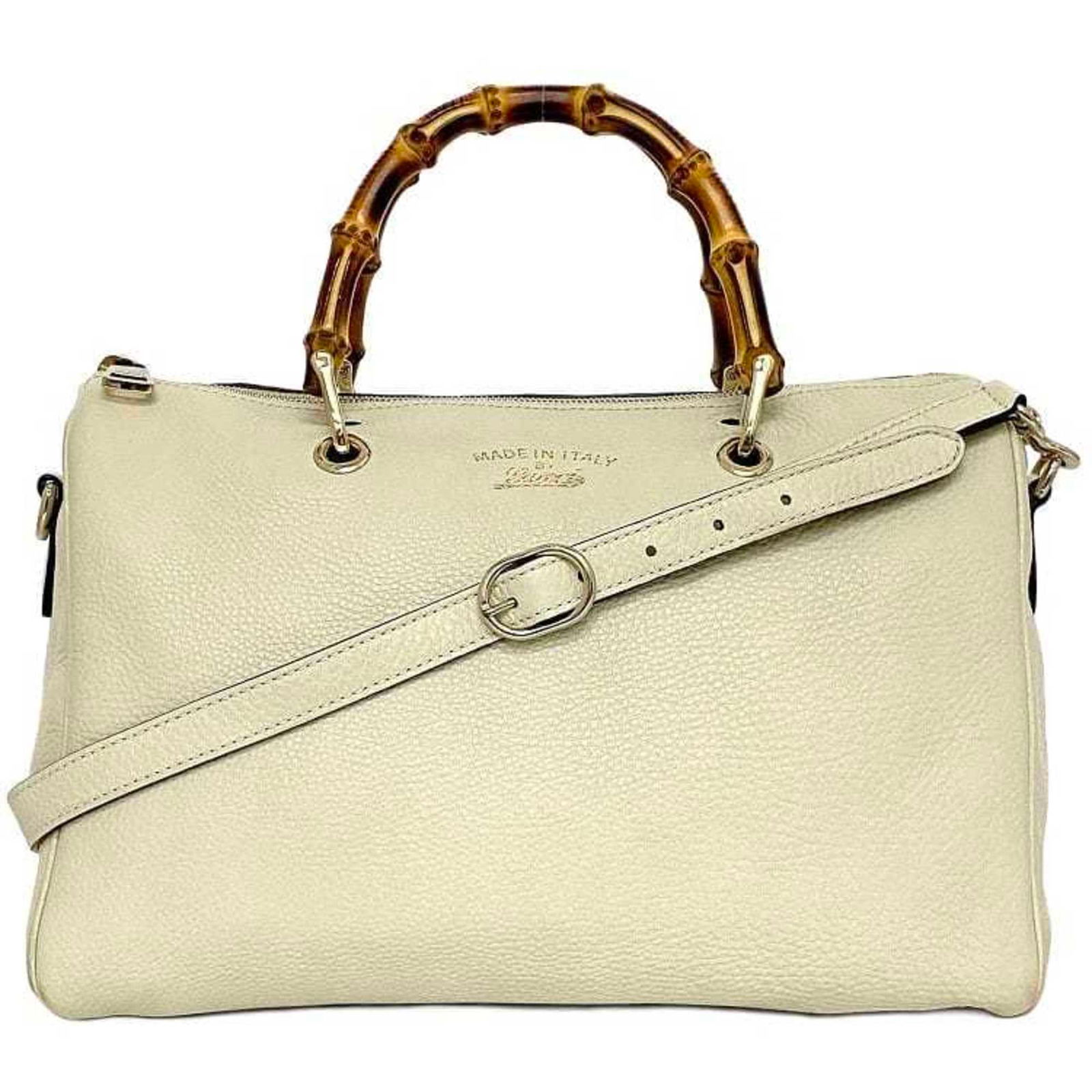 Gucci 2-Way Boston Bag 353124 White Bamboo Leather Handbag: Gucci 2-Way Boston Bag 353124 White Bamboo Leather Handbag Introducing the Gucci 2-way Boston bag, a perfect blend of elegance and functionality. Crafted from high-quality bamboo leather, this handbag