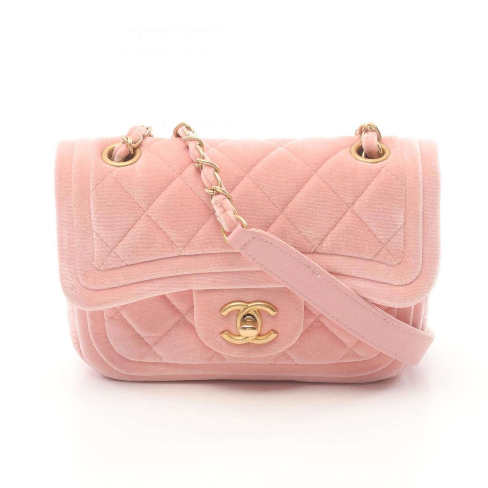 Chanel Pink Matelasse Fabric Shoulder Bag with Gold Hardware 13cm x 18cm x 5cm: Chanel Pink Matelasse Fabric Shoulder Bag with Gold Hardware 13cm x 18cm x 5cm This elegant CHANEL Matelasse Shoulder Bag is crafted from high-quality fabric in a delightful pink hue, perfect for addi