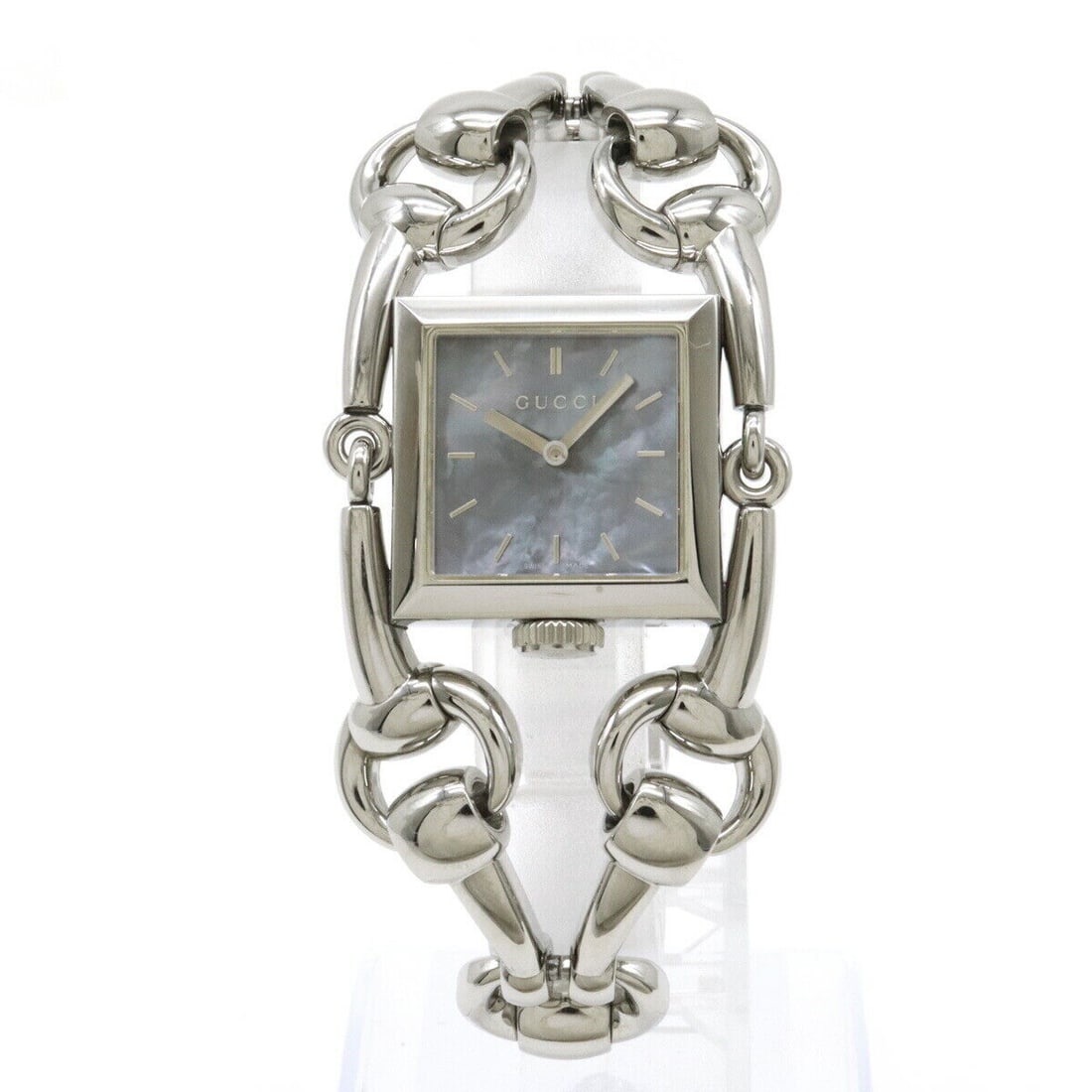 GUCCI Signoria YA116302 Women's Quartz Watch 25mm x 45mm Shell Dial: GUCCI Signoria YA116302 Women's Quartz Watch 25mm x 45mm Shell Dial Introducing the GUCCI Signoria YA116302 Women's Watch, a stunning wristwatch that embodies elegance and sophistication. This pre-own