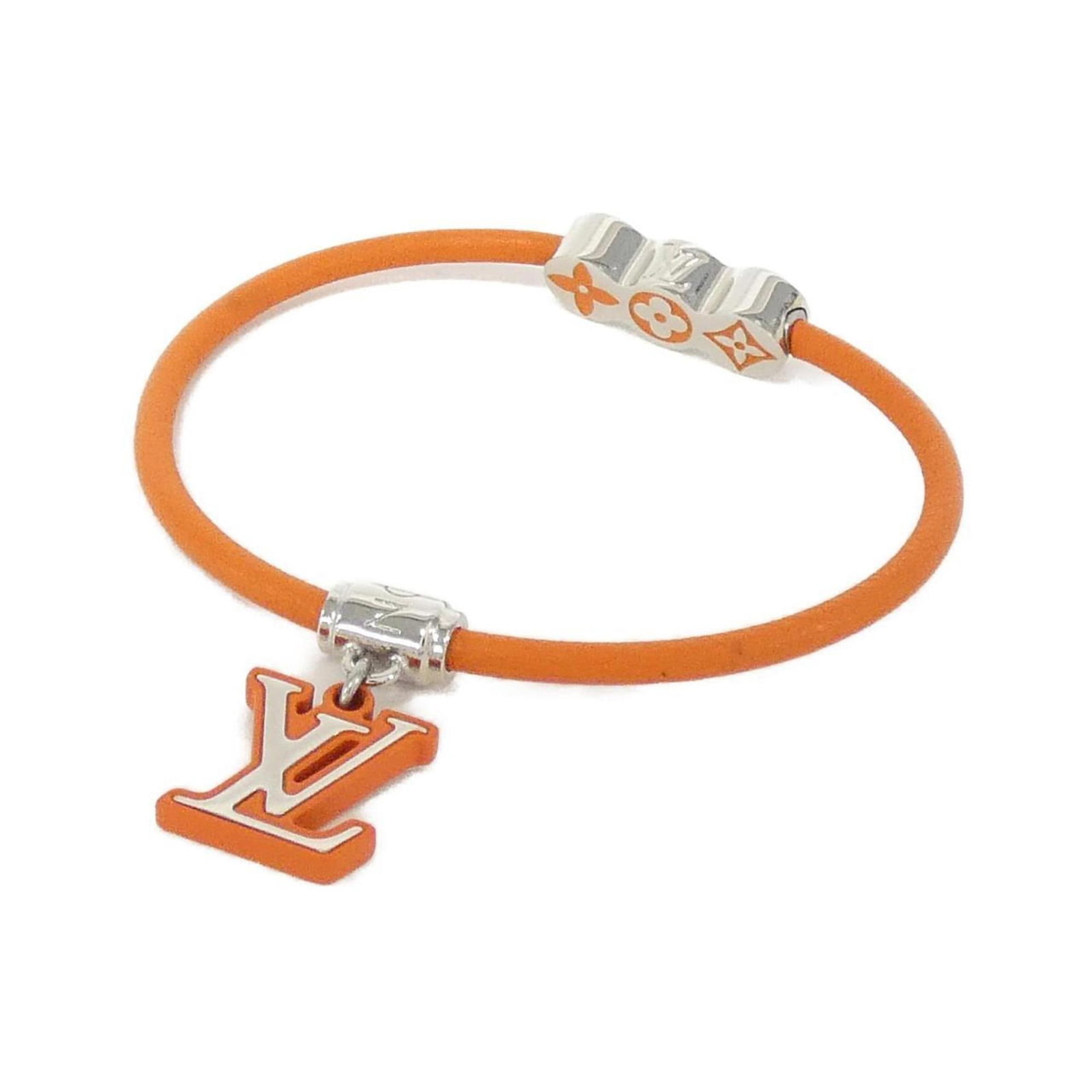 Louis Vuitton Orange Silver Charm Bracelet 19cm M8570E: Louis Vuitton Orange Silver Charm Bracelet 19cm M8570E This exquisite charm bracelet from Louis Vuitton features a vibrant orange color accented by silver elements, making it a perfect accessory for a