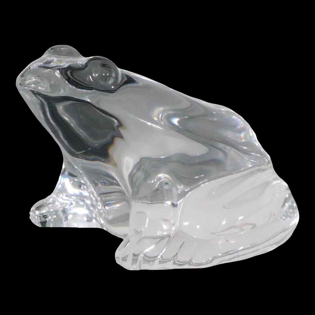 Baccarat Stylized Glass Frog Paperweight 3 x 4.5 x 2.5 Transparent: Baccarat Stylized Glass Frog Paperweight 3 x 4.5 x 2.5 Transparent Bold and crisp crystal frog paper weight by Baccarat in excellent, original and undamaged condition. Crafted from transparent glass.
