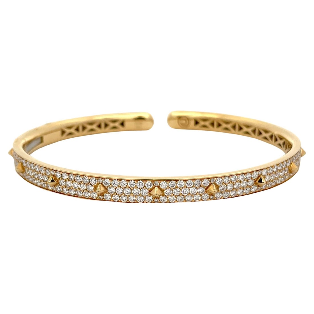 Crivelli Italian 18K Yellow Gold Diamond Spike Bangle Bracelet 1.75 ct F VS: Crivelli Italian 18K Yellow Gold Diamond Spike Bangle Bracelet 1.75 ct F VS This exquisite Italian 18K yellow gold bangle bracelet showcases a contemporary design featuring three rows of round cut dia