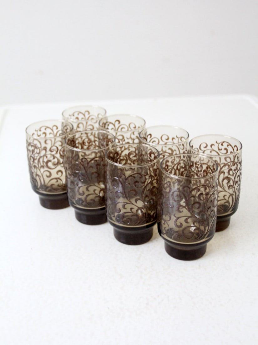 Set of 8 Vintage Libbey Prado Scroll Tumblers Smokey Brown 10 oz: Set of 8 Vintage Libbey Prado Scroll Tumblers Smokey Brown 10 oz Enhance your glassware collection with this set of eight vintage Libbey Prado Scroll tumblers. Each 10 oz tumbler showcases a beautiful