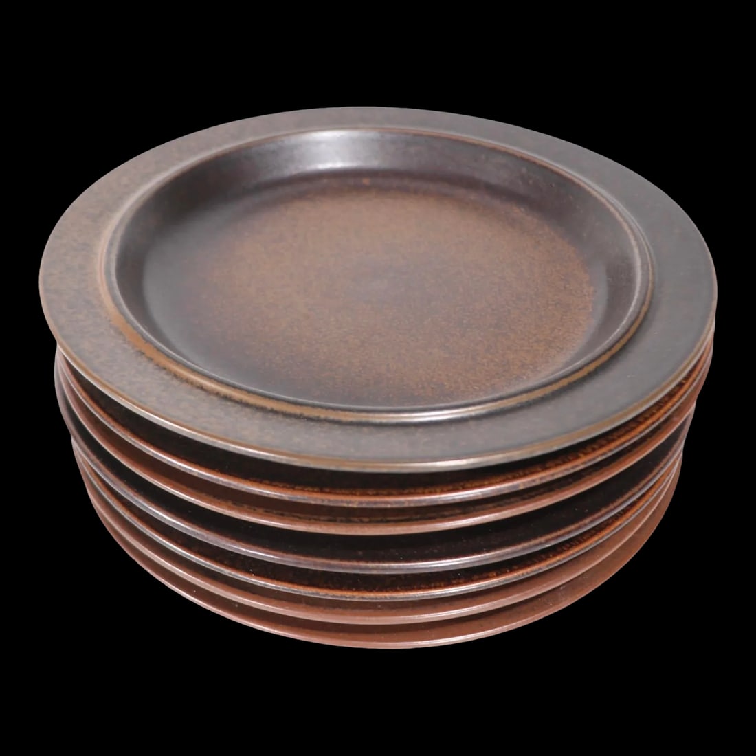 Set of 7 Arabia Ruska Dinner Plates Ulla Procope Finland 1960s Brown Ceramic: Set of 7 Arabia Ruska Dinner Plates Ulla Procope Finland 1960s Brown Ceramic This stunning lot includes seven dinner plates from the Ruska collection, designed by renowned artist Ulla Procope for Arab