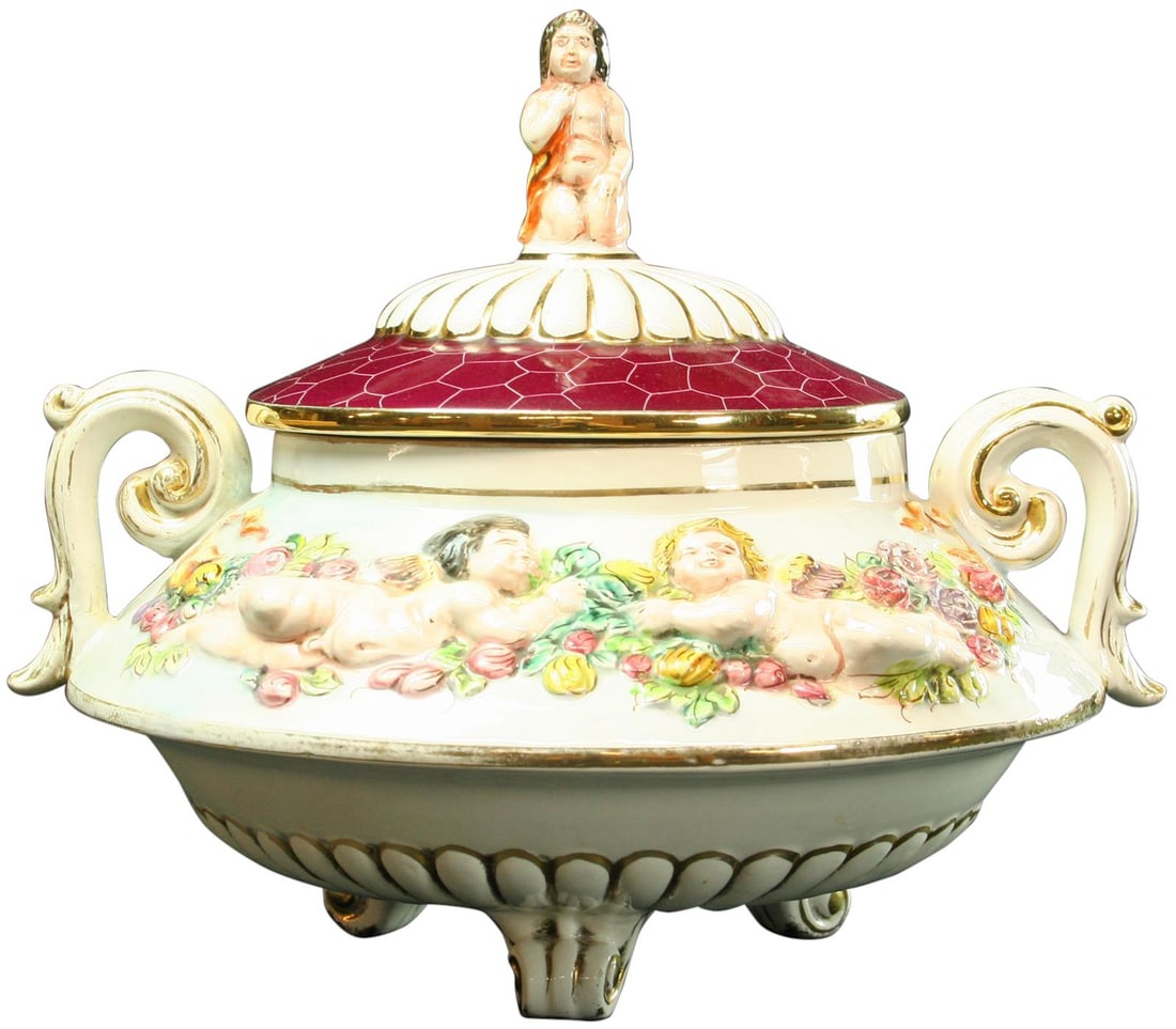 Vintage Capodimonte Italian Cherub Soup Tureen 10H 12W 11.50D: Vintage Capodimonte Italian Cherub Soup Tureen 10H 12W 11.50D This exquisite Italian vintage ceramic tureen features charming cherubs, embodying the elegant Capodimonte style. Crafted in 1950, this so