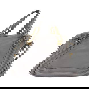 Chloe Paraty Grey Leather Handbag W38cm H20cm D20cm Italy: Chloe Paraty Grey Leather Handbag W38cm H20cm D20cm Italy Introducing the Chloe Paraty handbag, a sophisticated accessory crafted from luxurious gray leather. This stylish bag features a spacious inte