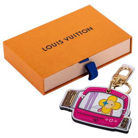 Louis Vuitton Limited Edition Courchevel Keychain Christmas 2019 (1 of 4)