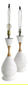 Mid Century Pair of White Ceramic Wood Table Lamps 32 in (1 of 10)