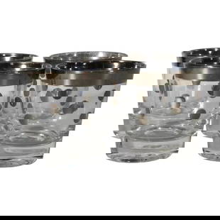 Dorothy Thorpe Silver Dot Old Fashioned Glasses Set of 4: Dorothy Thorpe Silver Dot Old Fashioned Glasses Set of 4 Chic set of four silver dot motif Old Fashioned glasses by Dorothy Thorpe. The glasses are in very fine, original, clean and ready to use condi
