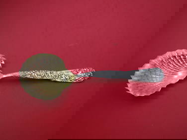 Tiffany & Co. Vine Sterling Silver Berry Spoon 9" with Clamshell Bowl (1 of 6)