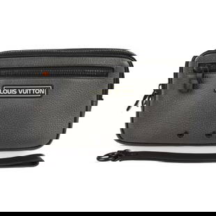 Louis Vuitton Alpha Clutch M52771 Taurillon Leather Metallic Gray Wristlet Pouch: Louis Vuitton Alpha Clutch M52771 Taurillon Leather Metallic Gray Wristlet Pouch Introducing the Louis Vuitton Alpha Clutch Second Bag, a stylish and versatile accessory crafted from high-quality Taur