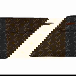 Louis Vuitton Monogram Pochette Homme M51795 Clutch Bag Brown 18cm x 26cm: Louis Vuitton Monogram Pochette Homme M51795 Clutch Bag Brown 18cm x 26cm Introducing the Louis Vuitton Monogram Pochette Homme M51795, a stylish clutch bag perfect for both men and women. This elegan