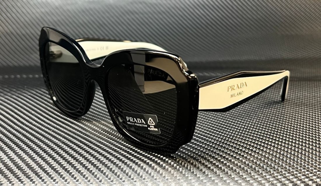 PRADA PR 16YS Oversized Butterfly Sunglasses Black Acetate Gray Lenses UV400: PRADA PR 16YS Oversized Butterfly Sunglasses Black Acetate Gray Lenses UV400 Introducing the PRADA PR 16YS sunglasses, a stylish accessory for the modern woman. These oversized butterfly sunglasses fe
