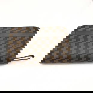 Louis Vuitton Damier Saint Louis Second Bag N51993 Clutch Handbag: Louis Vuitton Damier Saint Louis Second Bag N51993 Clutch Handbag Introducing the Louis Vuitton Damier Saint Louis Second Bag, a versatile clutch bag and handbag suitable for both men and women. Craft
