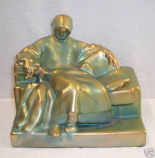 Vintage Art Deco Zsolnay Philosopher Statue Signed Hungary: Vintage Art Deco Zsolnay Philosopher Statue Signed Hungary Discover this exquisite Art Deco statue representing a philosopher, crafted by Zsolnay in the 1930s. This original piece showcases intricate