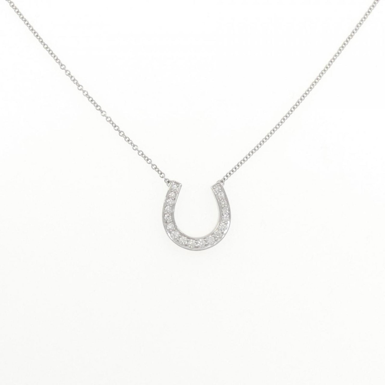 Tiffany Horseshoe Necklace: Tiffany Horseshoe Necklace Brand: Tiffany Necklace Type: Necklace Pendant Type: Pendant Gender: Women Material: Platinum Stone: Diamond Neck Circumference: 42 cm / 16.53'' Pendant Size: 13.5mm x 13.3m