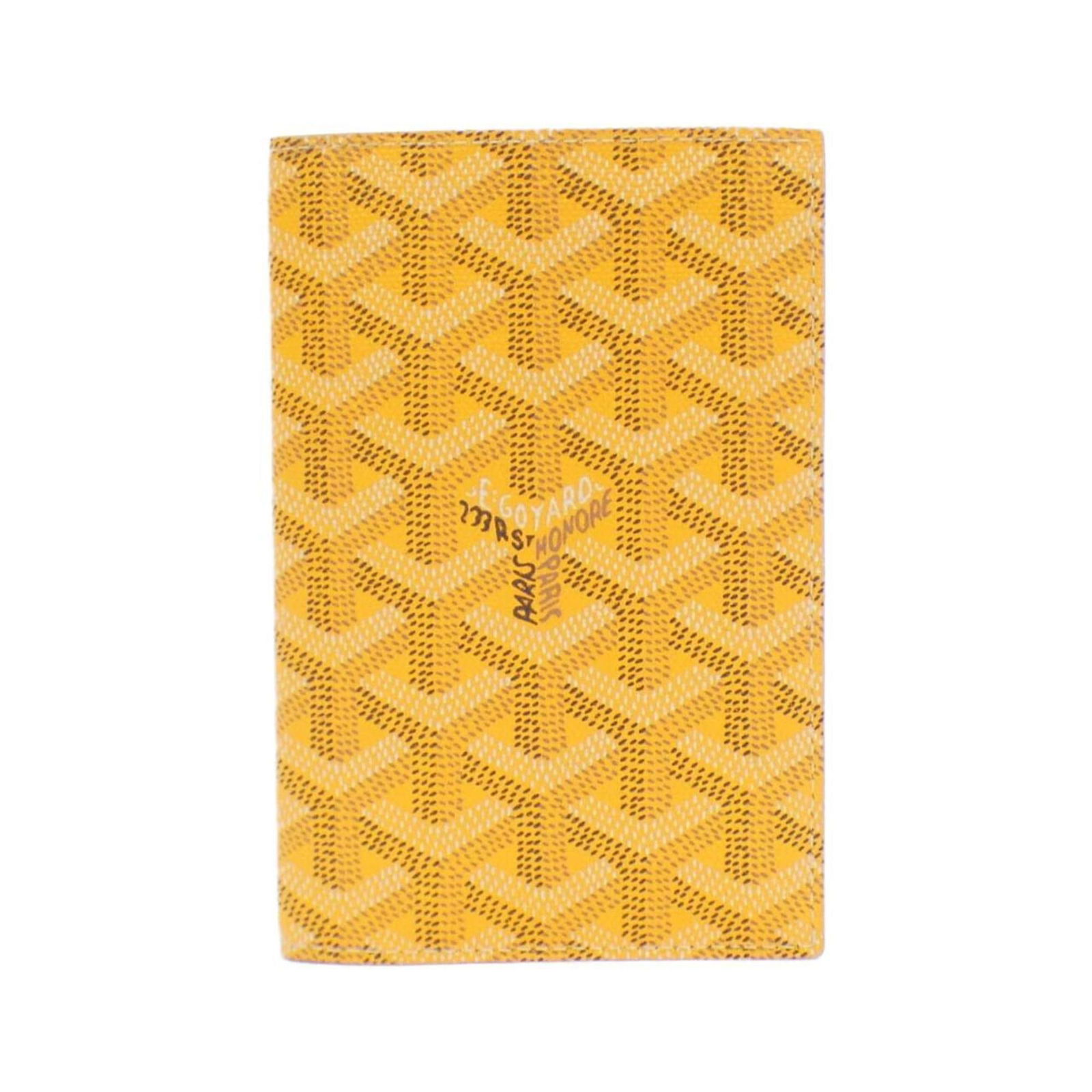 Goyard Grenelle Yellow Passport Case Coated Canvas Unisex: Goyard Grenelle Yellow Passport Case Coated Canvas Unisex Introducing the Goyard Grenelle Passport APM Case, a stylish and functional accessory crafted from durable coated canvas. This unisex card cas