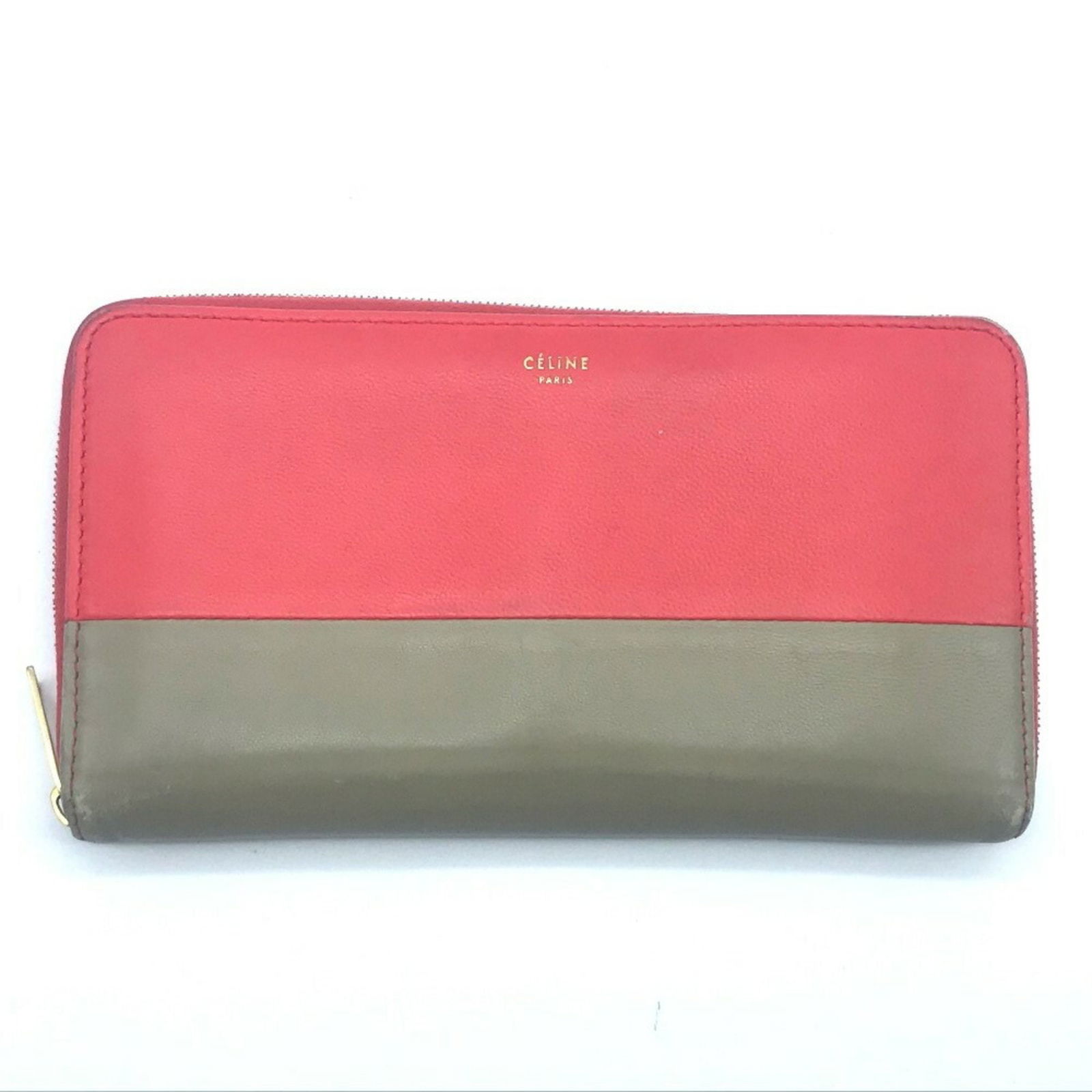 CELINE Lambskin Round Zipper Wallet Red Beige Coin Purse: CELINE Lambskin Round Zipper Wallet Red Beige Coin Purse This stylish CELINE Round Zipper Long Wallet is crafted from high-quality lambskin leather, featuring an elegant combination of red and beige c