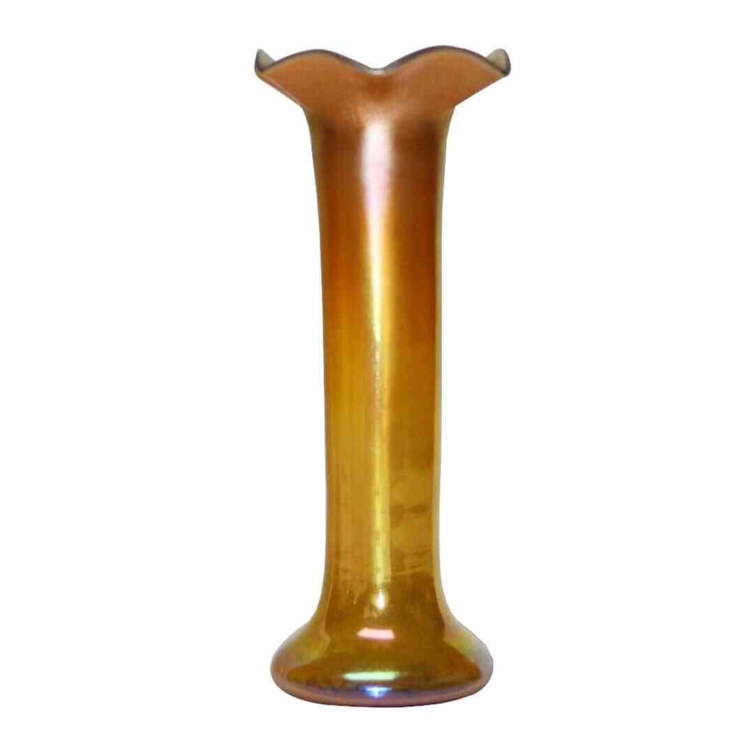Steuben Gold Aurene Art Glass Vase 8.25 x 3.25 Antique Decor: Steuben Gold Aurene Art Glass Vase 8.25 x 3.25 Antique Decor This exquisite Steuben Gold Aurene Glass Vase is a stunning example of Art Glass craftsmanship. Featuring a captivating gold aurene finish,