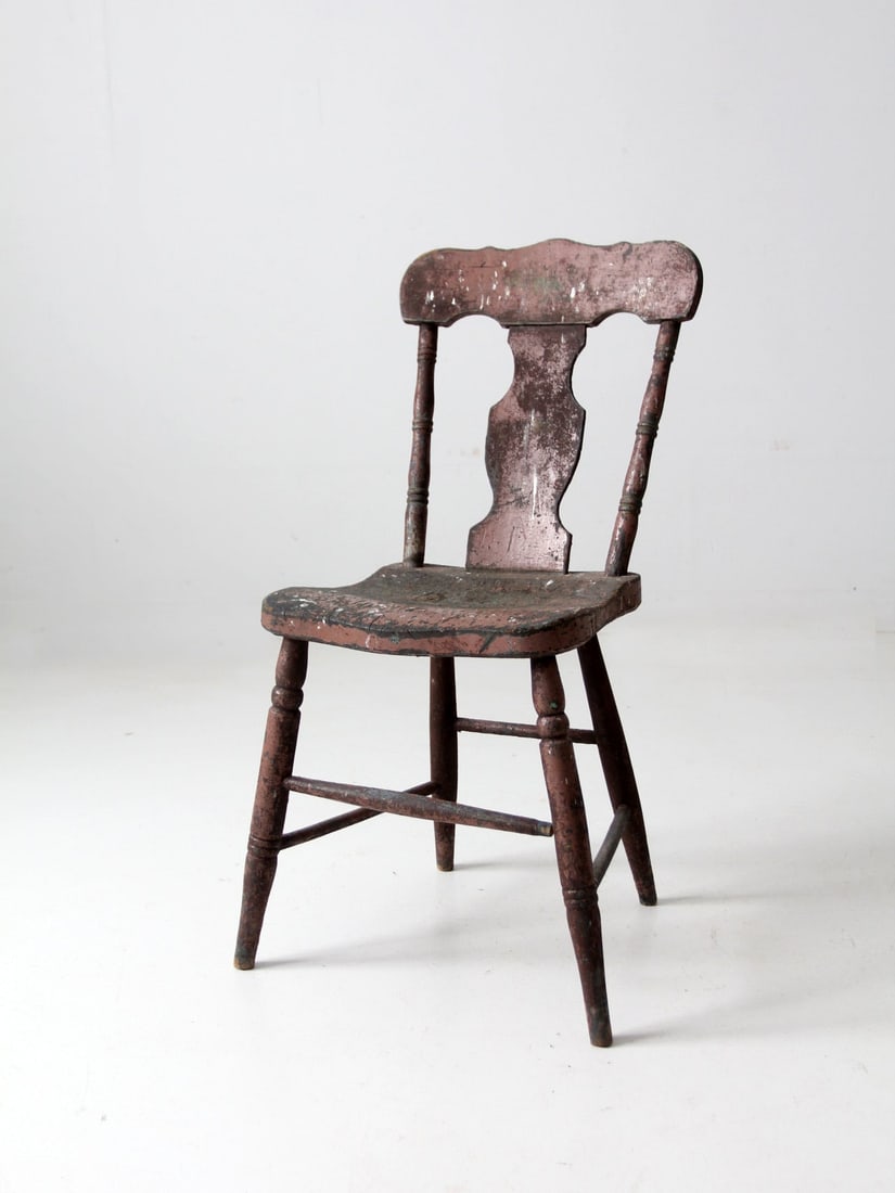 Antique Fiddleback Dining Chair Rustic Design Aged Mauve Wood: Antique Fiddleback Dining Chair Rustic Design Aged Mauve Wood This antique wooden dining chair showcases a charming rustic design with a distinctive fiddleback. The chair features a plank seat, elegan