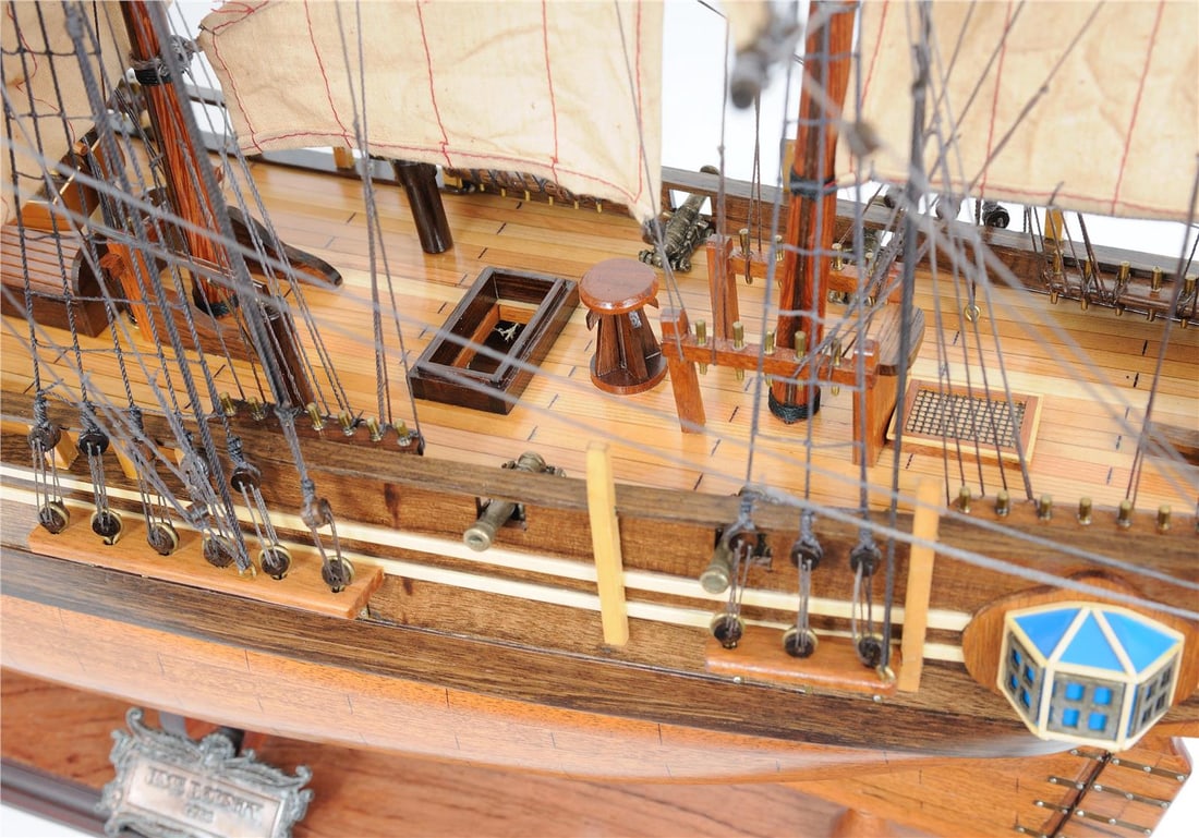 HMS Bounty Ship Model - Nautical Style: HMS Bounty Ship Model - Nautical Style This exquisite HMS Bounty replica is a must-have for collectors and maritime enthusiasts alike. Crafted with meticulous attention to detail, it features a fully-