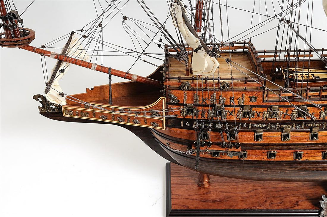 Exclusive HMS Sovereign of the Seas Model 35H 37W 12D Traditional Style: Exclusive HMS Sovereign of the Seas Model 35H 37W 12D Traditional Style Presenting an exclusive edition replica of the HMS Sovereign of the Seas, a stunning model that showcases the grandeur of this h