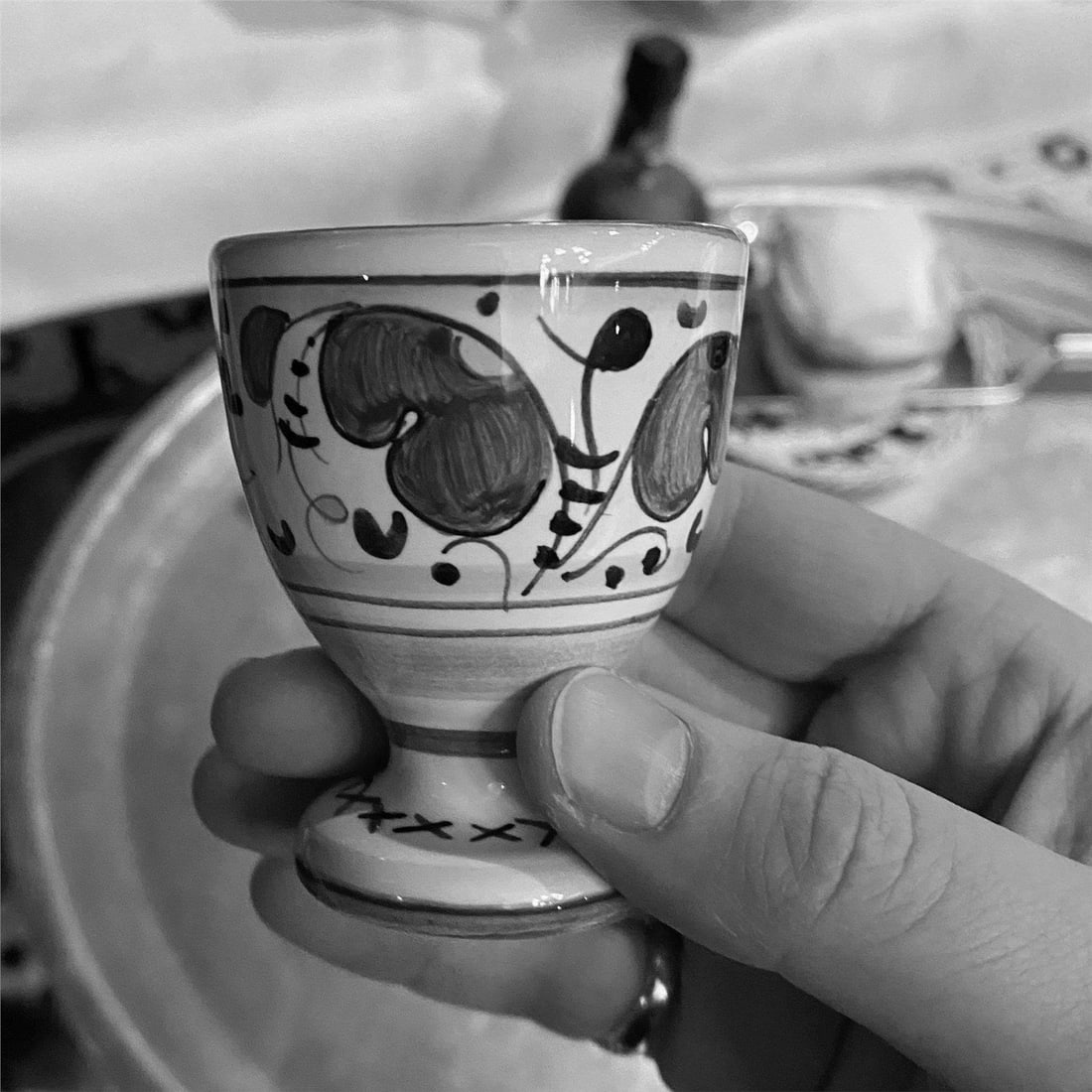 Handmade Orvieto Rooster Ceramic Egg Holder 2.5" Height: Handmade Orvieto Rooster Ceramic Egg Holder 2.5" Height This charming egg holder features a delightful Orvieto Rooster design, embodying the exquisite Deruta Tuscan Italian ceramics style. Handmade fr