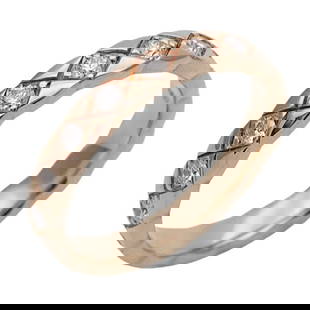 CHANEL 750PG Diamond Coco Crush Mini Ring for Women Size 48: CHANEL 750PG Diamond Coco Crush Mini Ring for Women Size 48 This exquisite CHANEL ring for women features a stunning band design crafted from 18K pink gold, also known as 750PG. The ring is adorned