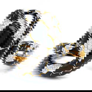 David Webb 18K Gold Diamond Enamel Snake Bangle Bracelet: David Webb 18K Gold Diamond Enamel Snake Bangle Bracelet This exquisite David Webb bangle bracelet showcases a stunning snake design crafted in 18K yellow gold. Adorned with 105 diamonds totaling appr