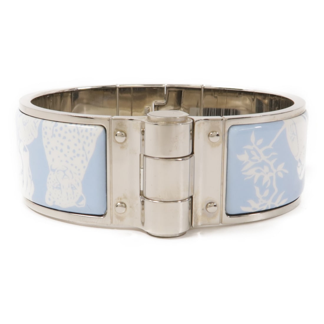 HERMES Blue and White Bangle Elegant Design: HERMES Blue and White Bangle Elegant Design This exquisite HERMES bangle features a vibrant blue and white color scheme, perfect for adding a touch of elegance to any outfit. Crafted from high-quality
