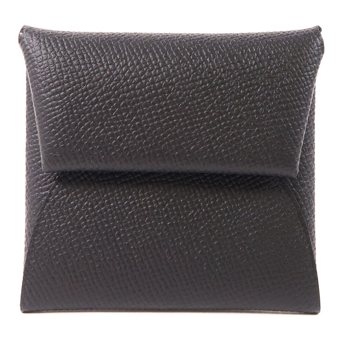 HERMES Bastia Coin Case Epsom Leather Black PHW: HERMES Bastia Coin Case Epsom Leather Black PHW Discover the elegance of the HERMES Bastia Coin Case, crafted from high-quality Epsom leather in a classic Noir (black) color. This stylish coin purse f