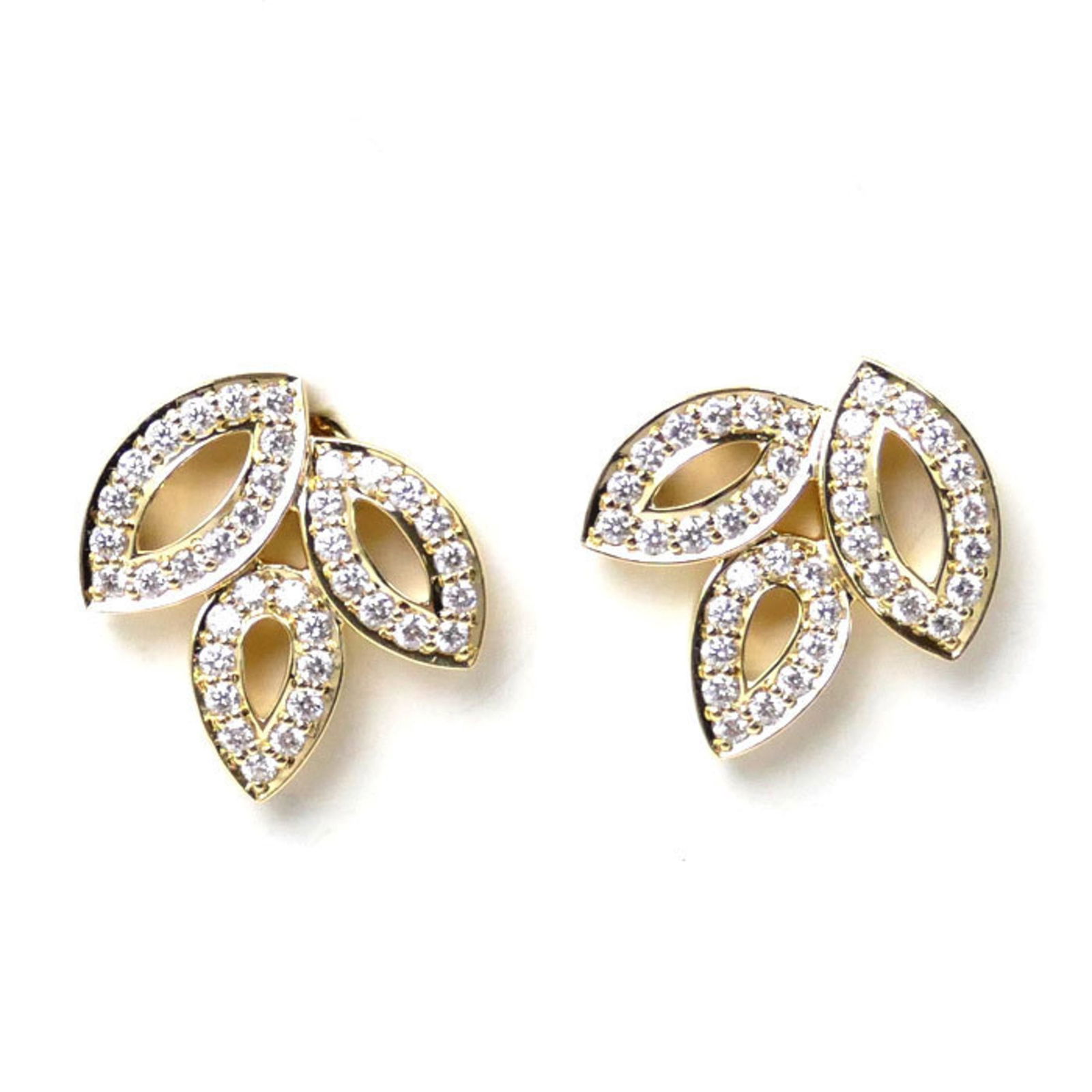 Harry Winston 18K Yellow Gold Lily Cluster Stud Earrings 13.40mm x 12.70mm Diamond: Harry Winston 18K Yellow Gold Lily Cluster Stud Earrings 13.40mm x 12.70mm Diamond These stunning Harry Winston Lily Cluster Earrings are crafted from luxurious 18K yellow gold and feature exquisite d