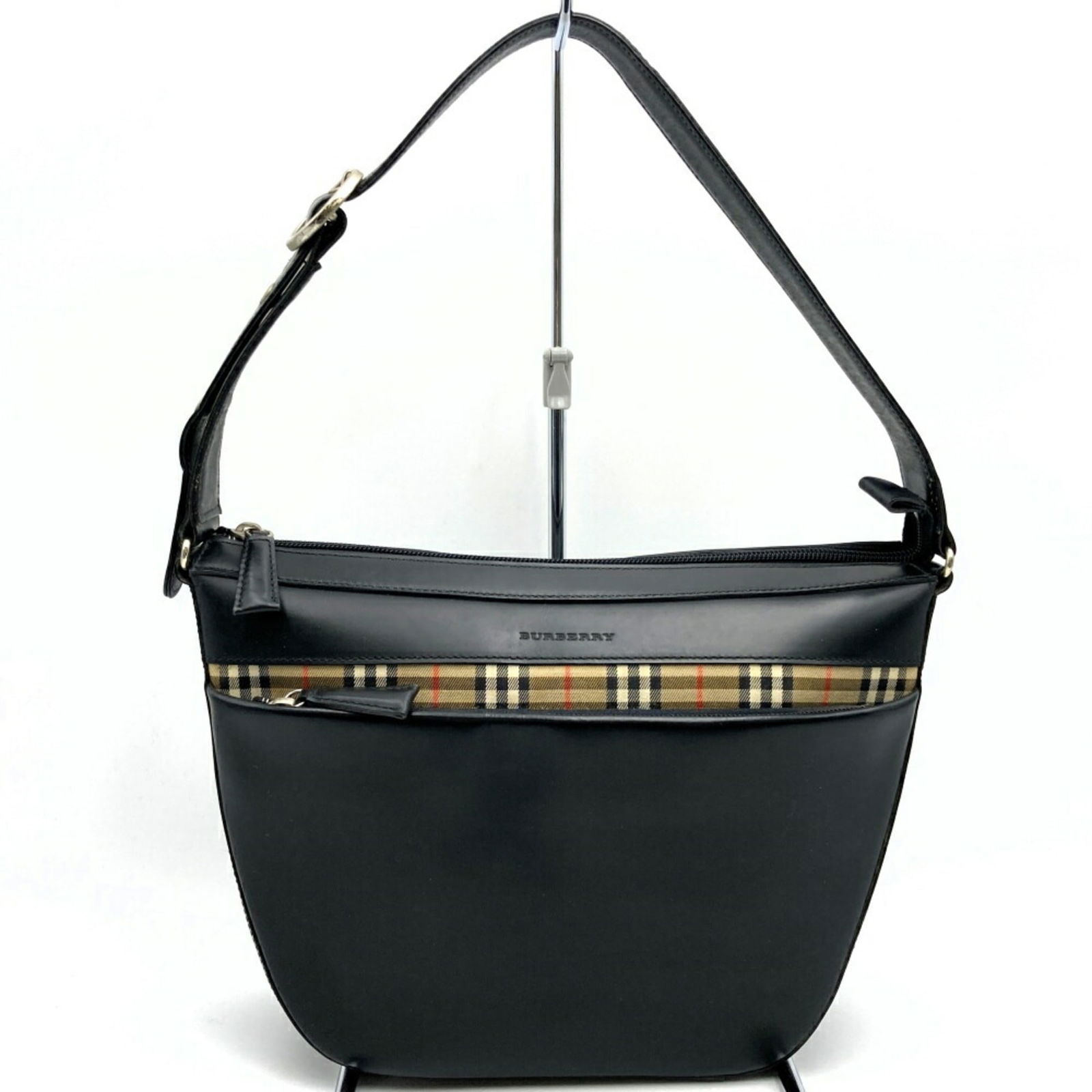 Burberry Nova Check Leather Shoulder Bag Black Women's: Burberry Nova Check Leather Shoulder Bag Black Women's This stylish Burberry shoulder bag features a classic Nova Check design and is made from high-quality black leather. Perfect for women on the go,