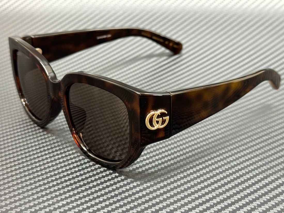 GUCCI GG1599SA 002 Havana Brown Unisex Sunglasses 52mm: GUCCI GG1599SA 002 Havana Brown Unisex Sunglasses 52mm Elevate your style with these GUCCI GG1599SA 002 Havana Brown sunglasses. Featuring a chic brown frame, these unisex sunglasses are designed to p