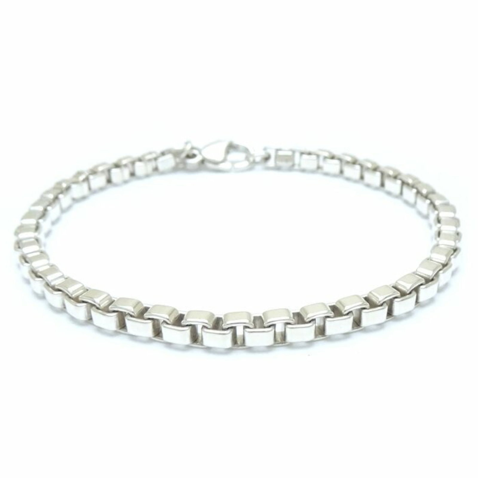 Tiffany Venetian Charm Bracelet Silver 925 19cm Women: Tiffany Venetian Charm Bracelet Silver 925 19cm Women This elegant Tiffany Venetian Bracelet is crafted from high-quality Silver 925, featuring a sophisticated charm design perfect for women. With a l